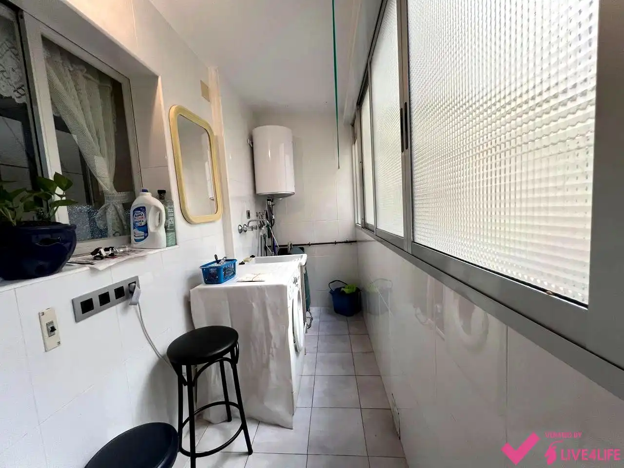 Bathroom of Flat for rent in Valencia  with Air Conditioner, Parquet flooring and Furnished