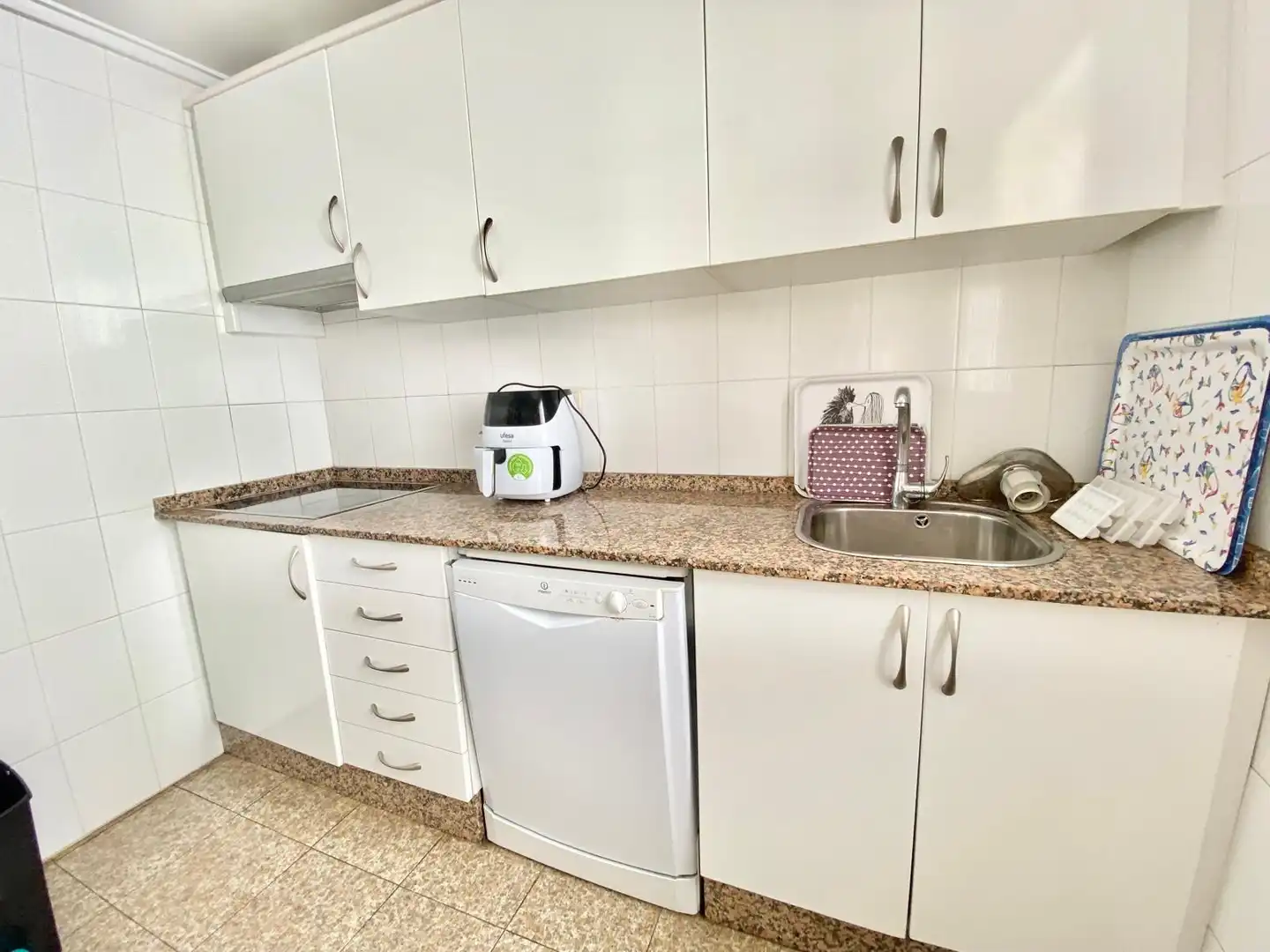 Cocina de Apartamento de alquiler en Guardamar del Segura con Calefacción, Amueblado y Lavadora