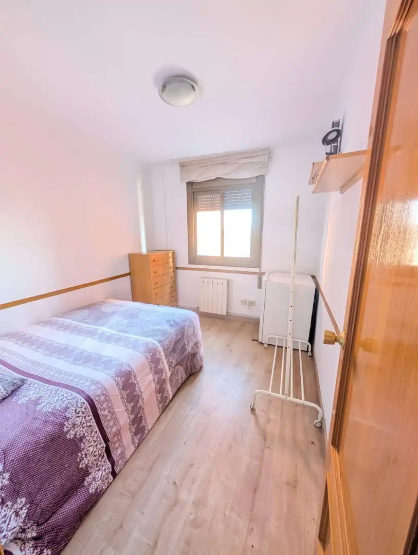 Bedroom of Flat for share in Sud
