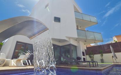 Piscina de Casa o xalet en venda en Castelldefels amb Aire condicionat, Terrassa i Piscina