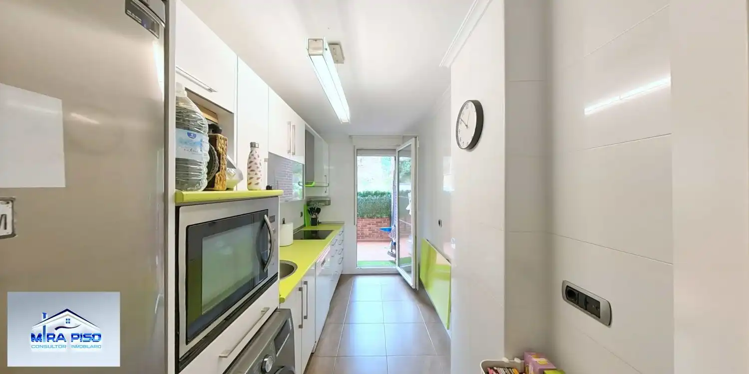 Cuina de Planta baixa en venda en Santoña amb Calefacció i Terrassa