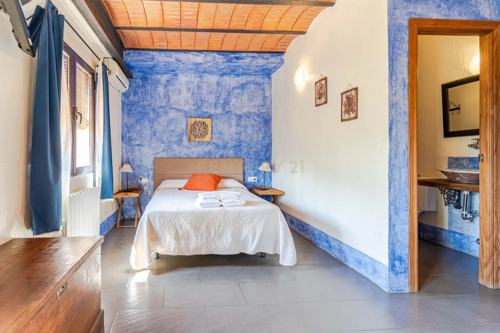 Bedroom of Houses for sale in Pinos Genil  with Air Conditioner, Private garden and Furnished