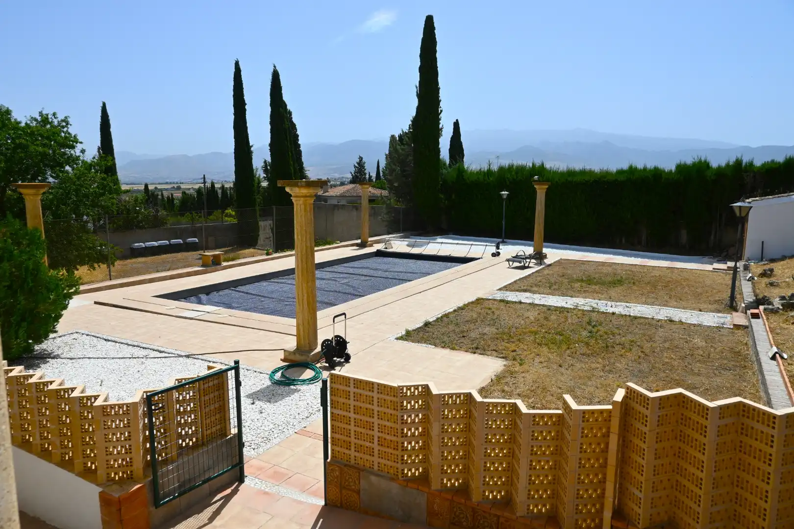 Piscina de Casa o xalet en venda en Las Gabias amb Jardí privat, Terrassa i Traster