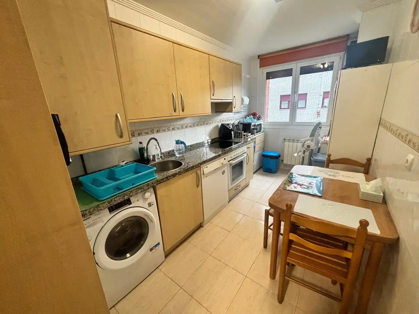Cocina de Piso en venta en Oviedo  con Calefacción, Parquet y Trastero