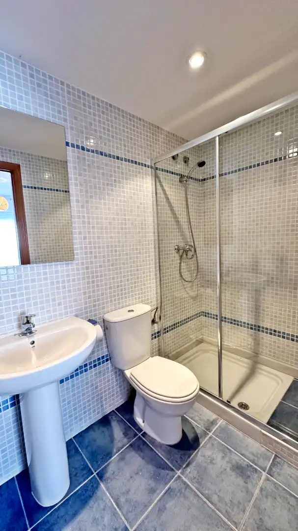 Bany de Apartament de lloguer en Gandia amb Aire condicionat, Calefacció i Terrassa