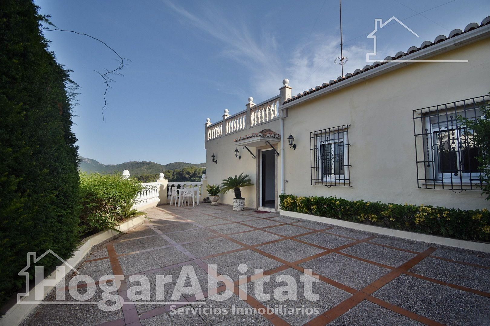 Exterior view of House or chalet for sale in Alzira  with Air Conditioner, Private garden and Terrace