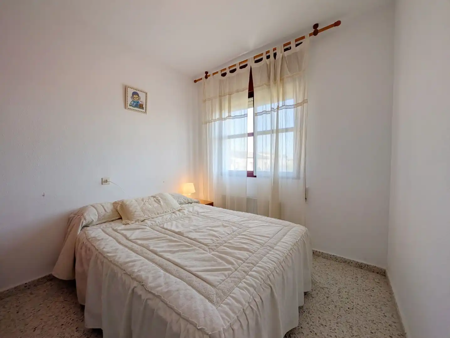 Dormitori de Casa adosada en venda en La Puebla de Híjar amb Calefacció, Terrassa i Traster