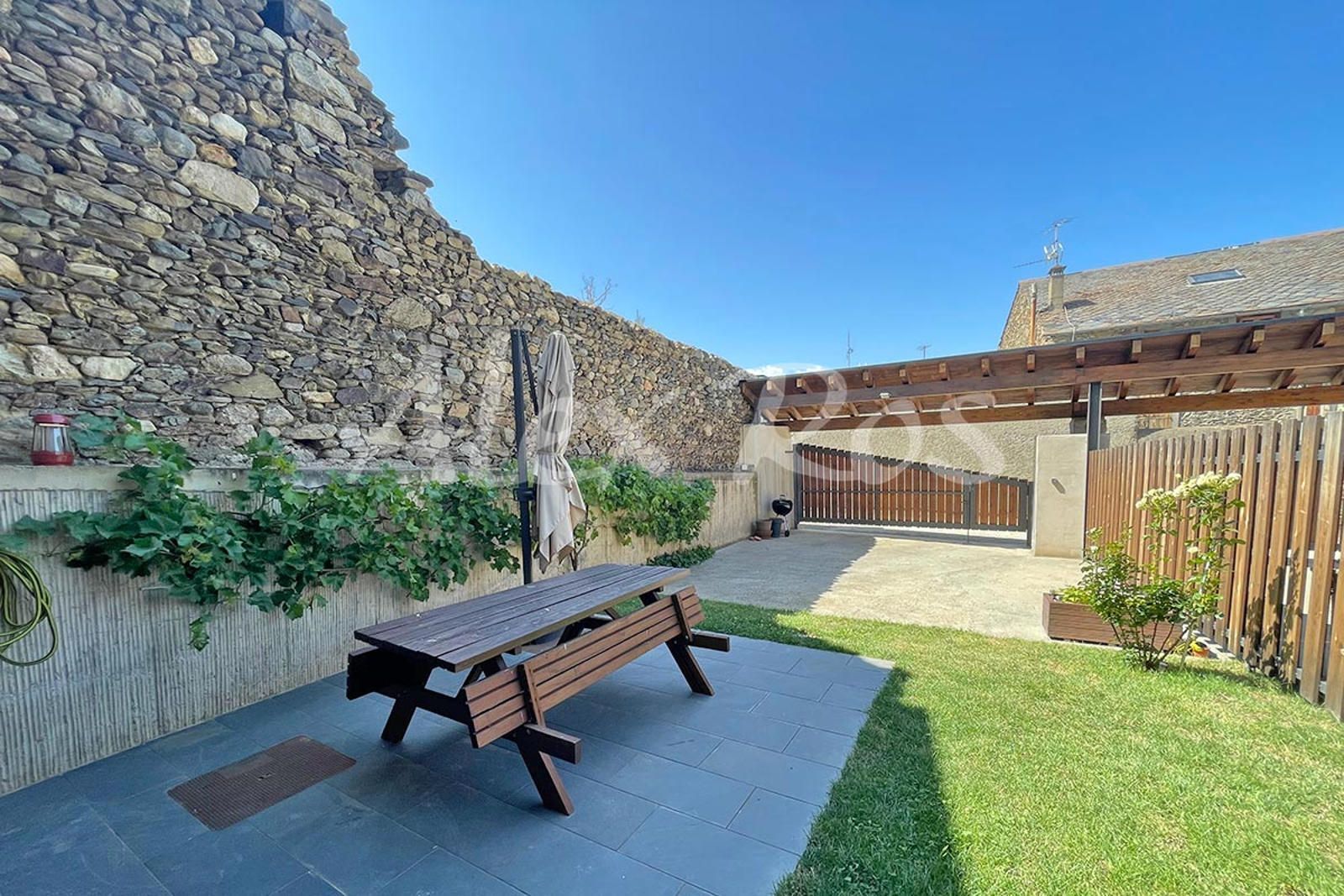 Terrassa de Casa o xalet en venda en Llívia amb Calefacció, Jardí privat i Terrassa