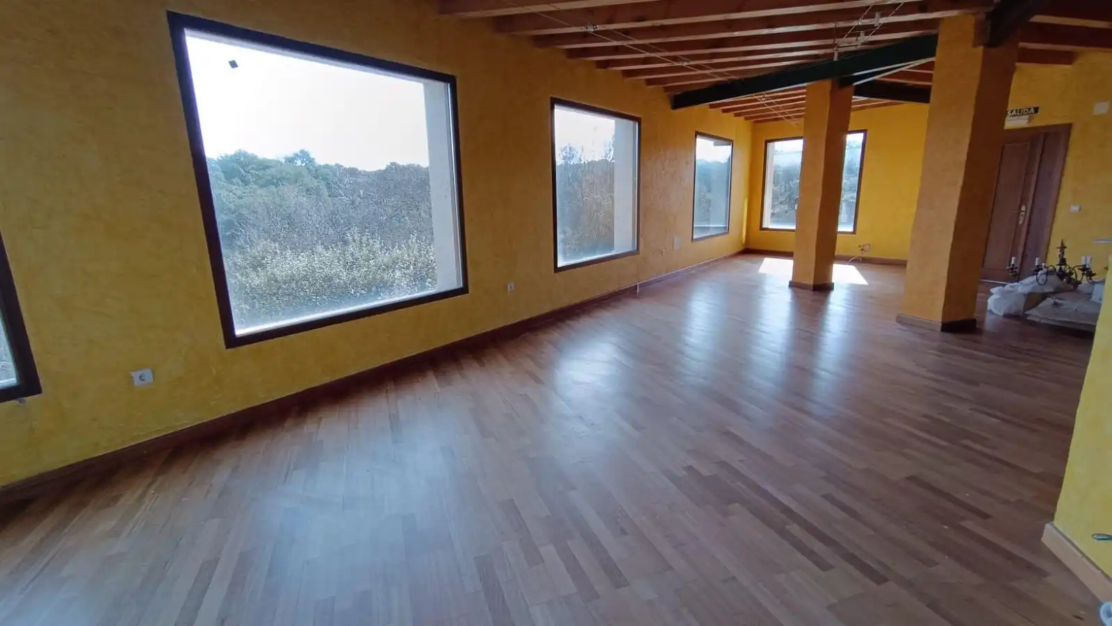 Sala d'estar de Edifici en venda en Pereruela