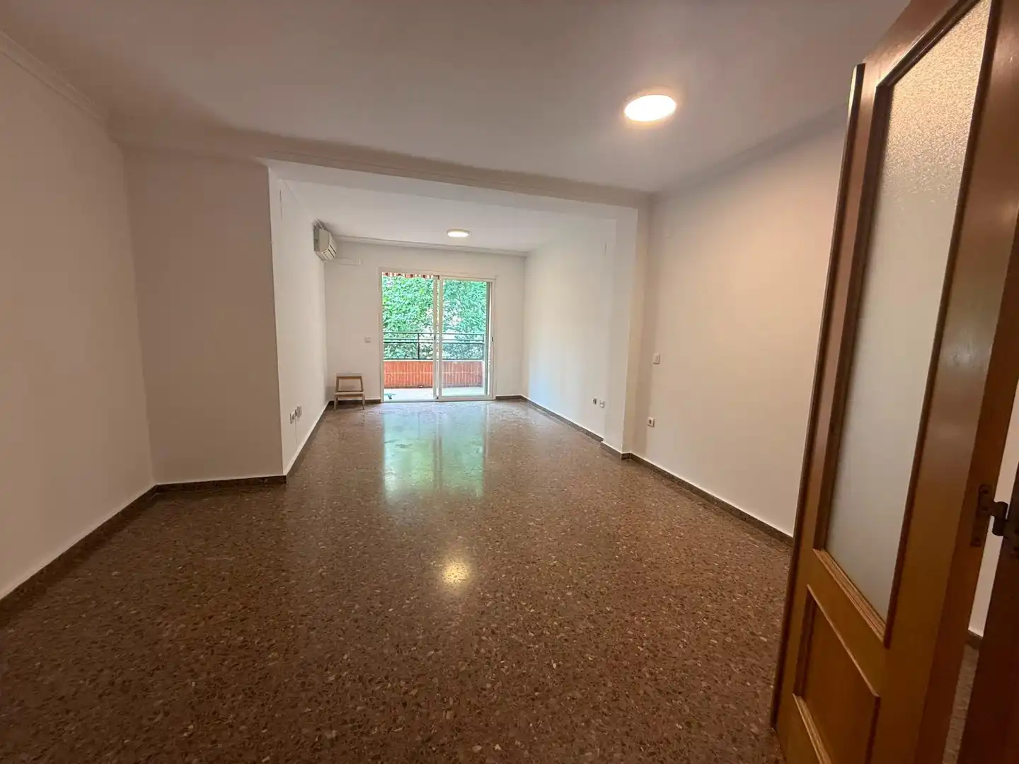 Exterior view of Flat for rent in Valencia  with Air Conditioner, Heating and Terrace