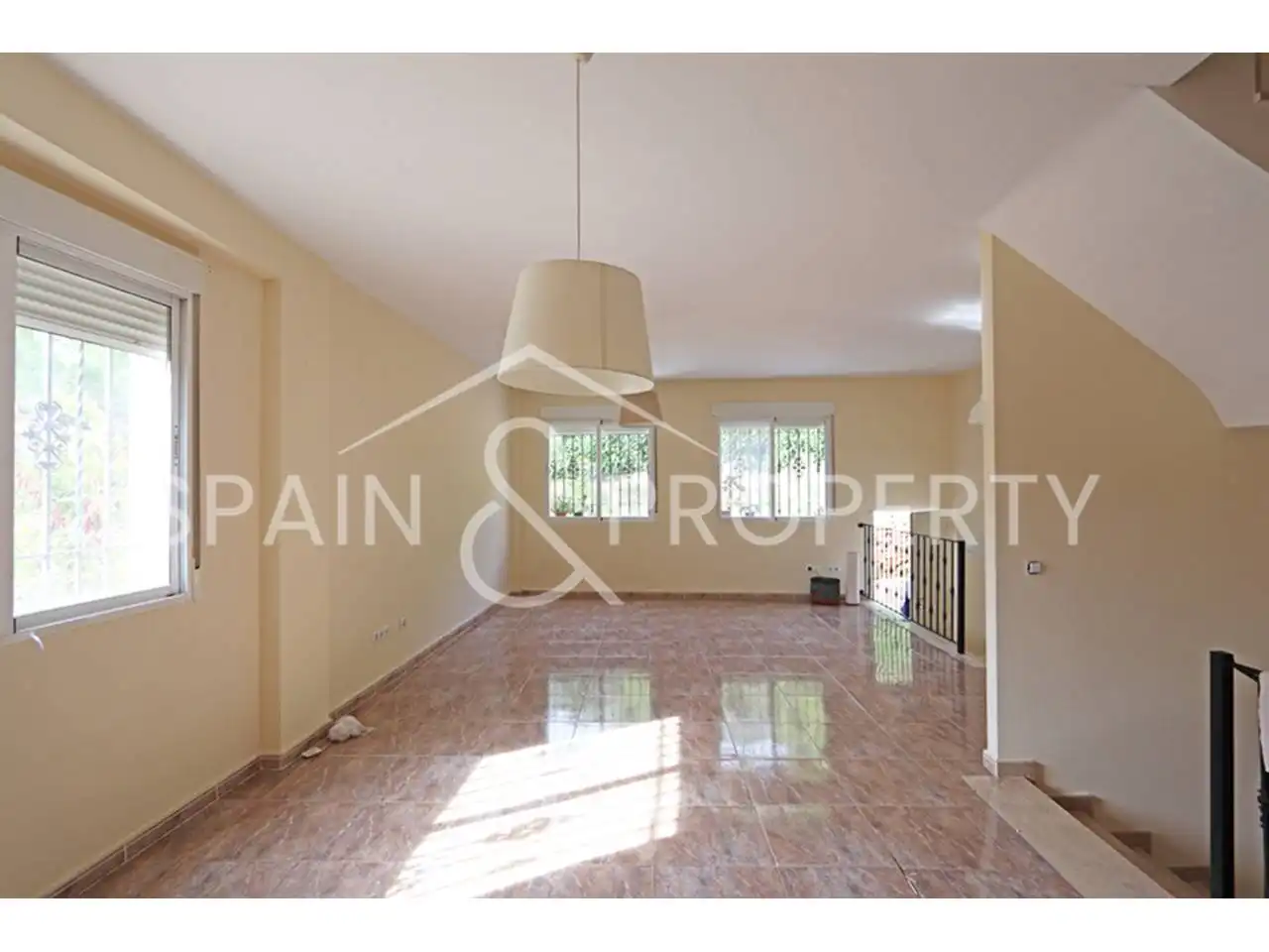 Casa adosada en venta en Montroi / Montroy