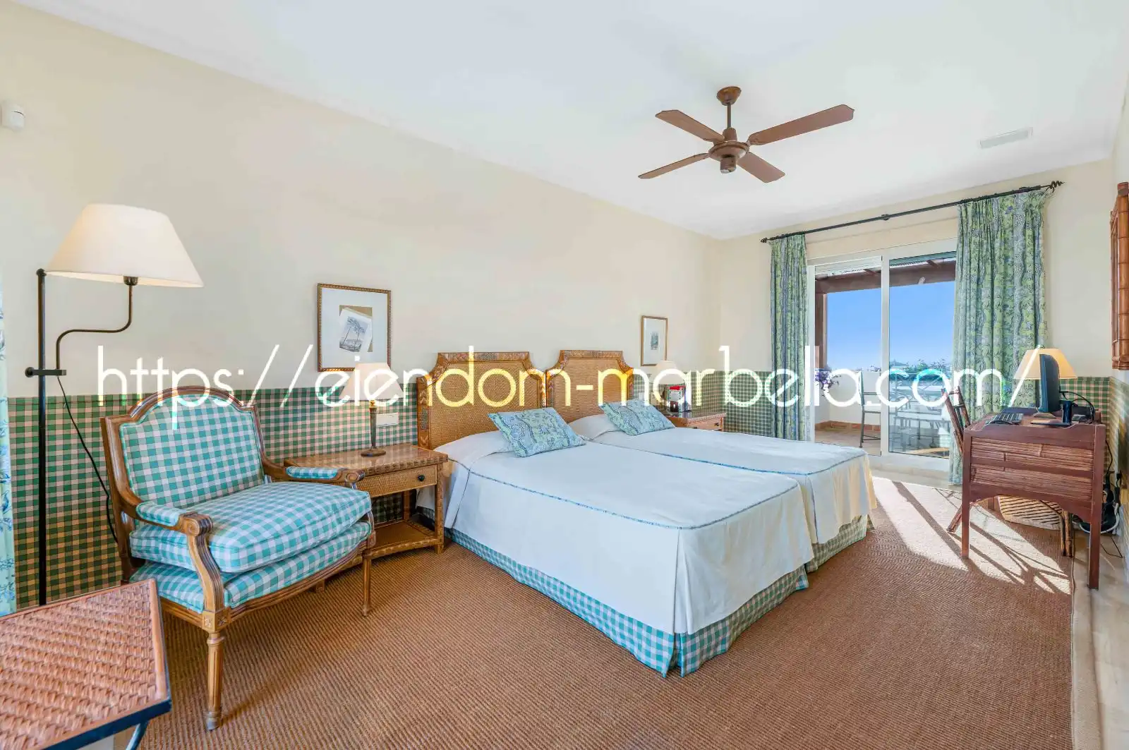 Schlafzimmer von Haus oder Chalet zum Verkauf in Marbella mit Klimaanlage, Heizung und Privatgarten