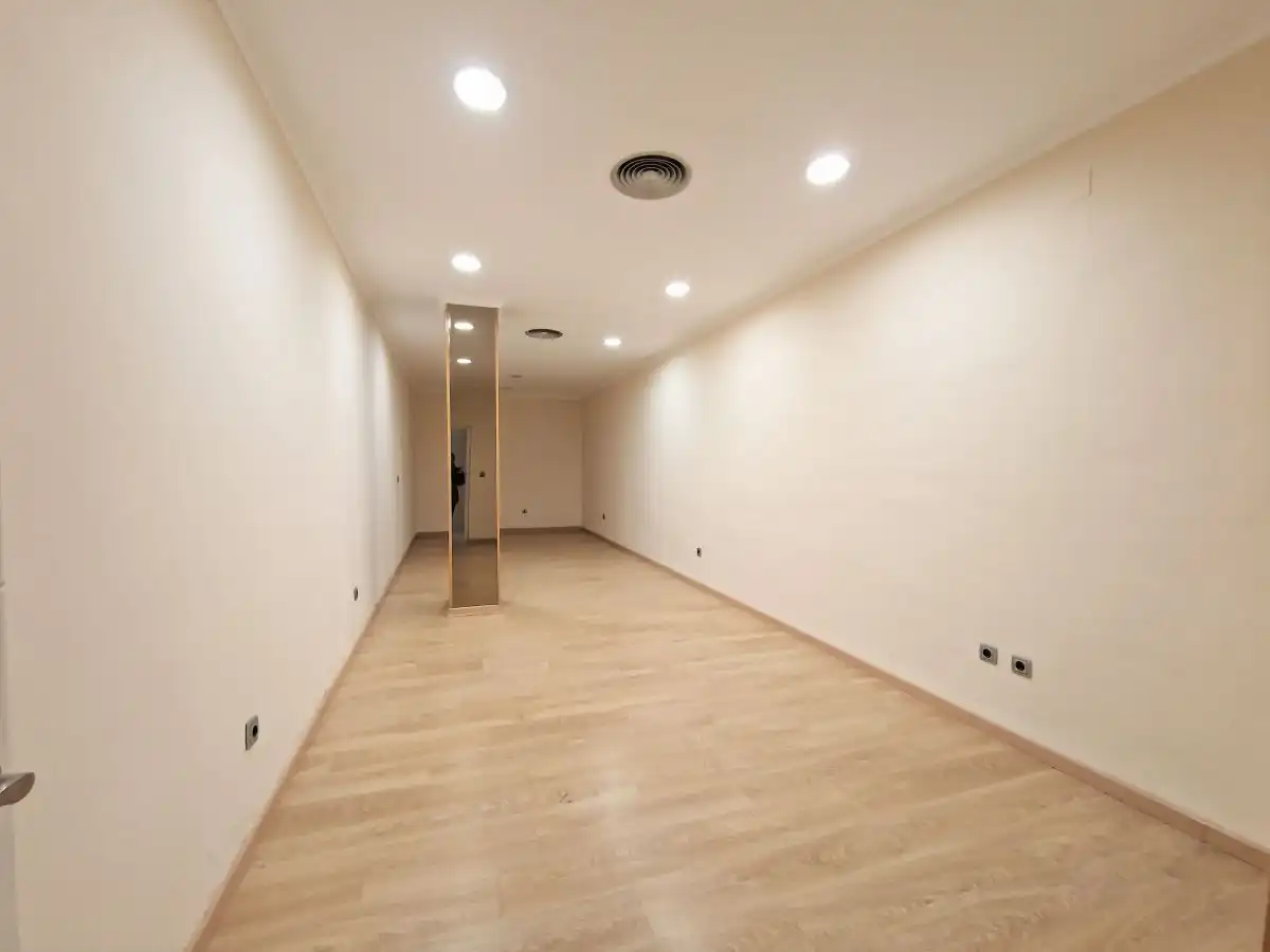 Local comercial en venda a Peral, imagen 9