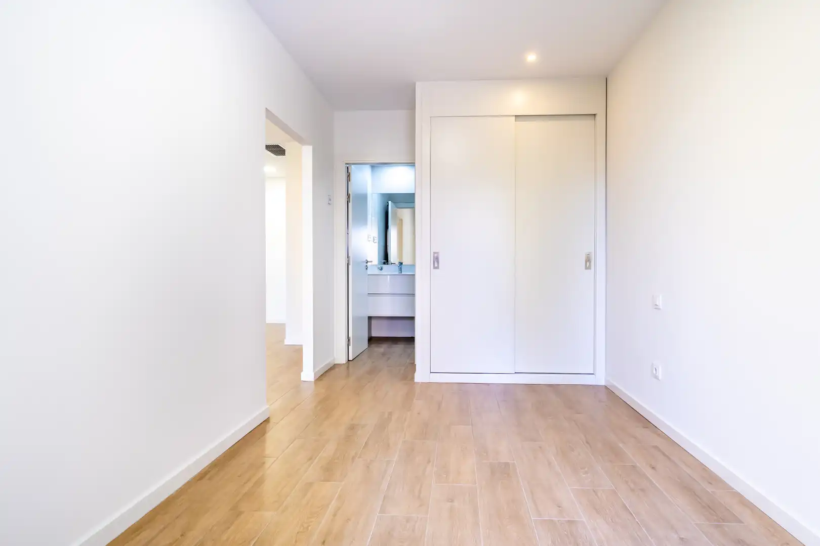 Flat for rent in Calle de Juan Ignacio Luca de Tena, 28, Salvador