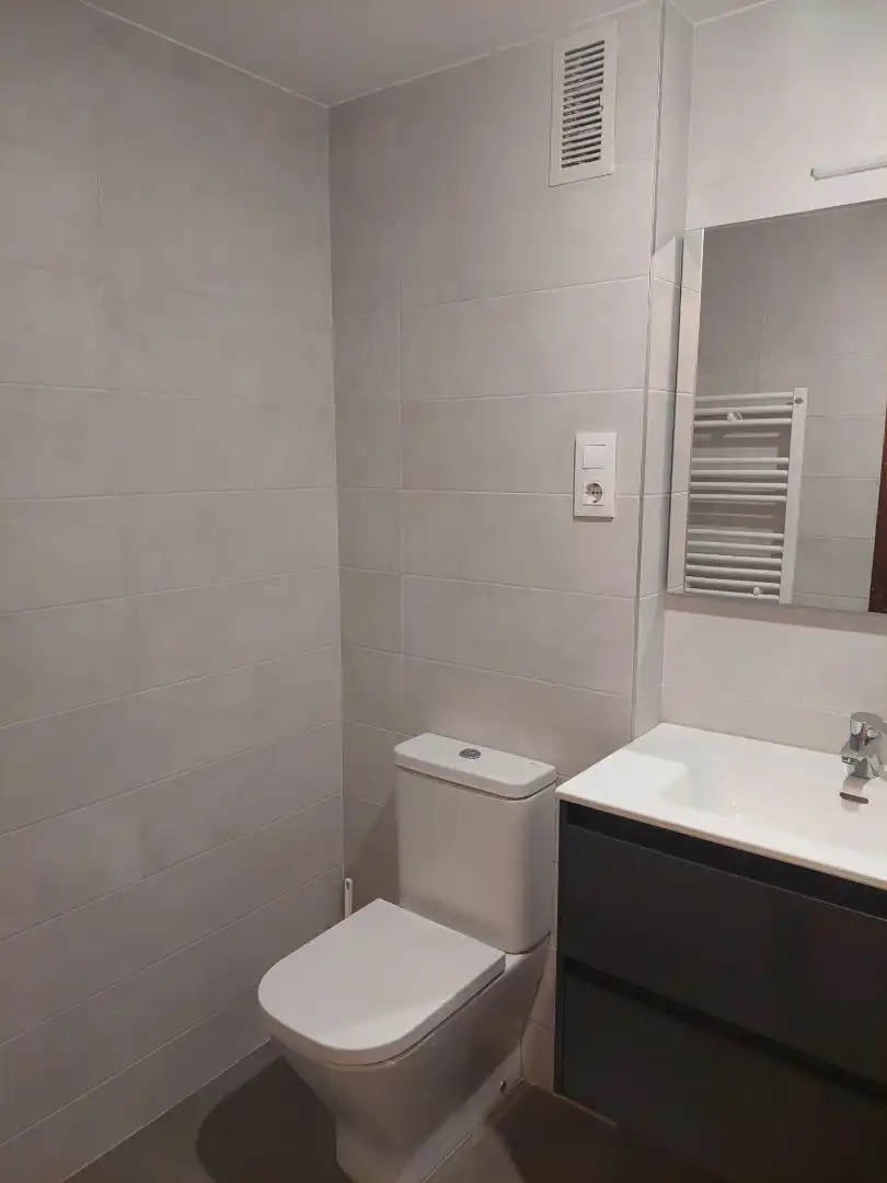 Bathroom of Flat for sale in  Logroño  with Heating, Furnished and Balcony