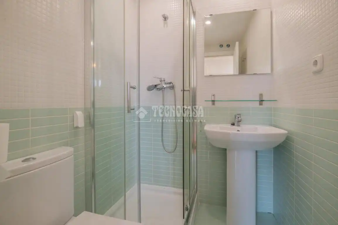Badezimmer von Wohnung zum Verkauf in Arroyomolinos (Madrid) mit Klimaanlage, Heizung und Parkett
