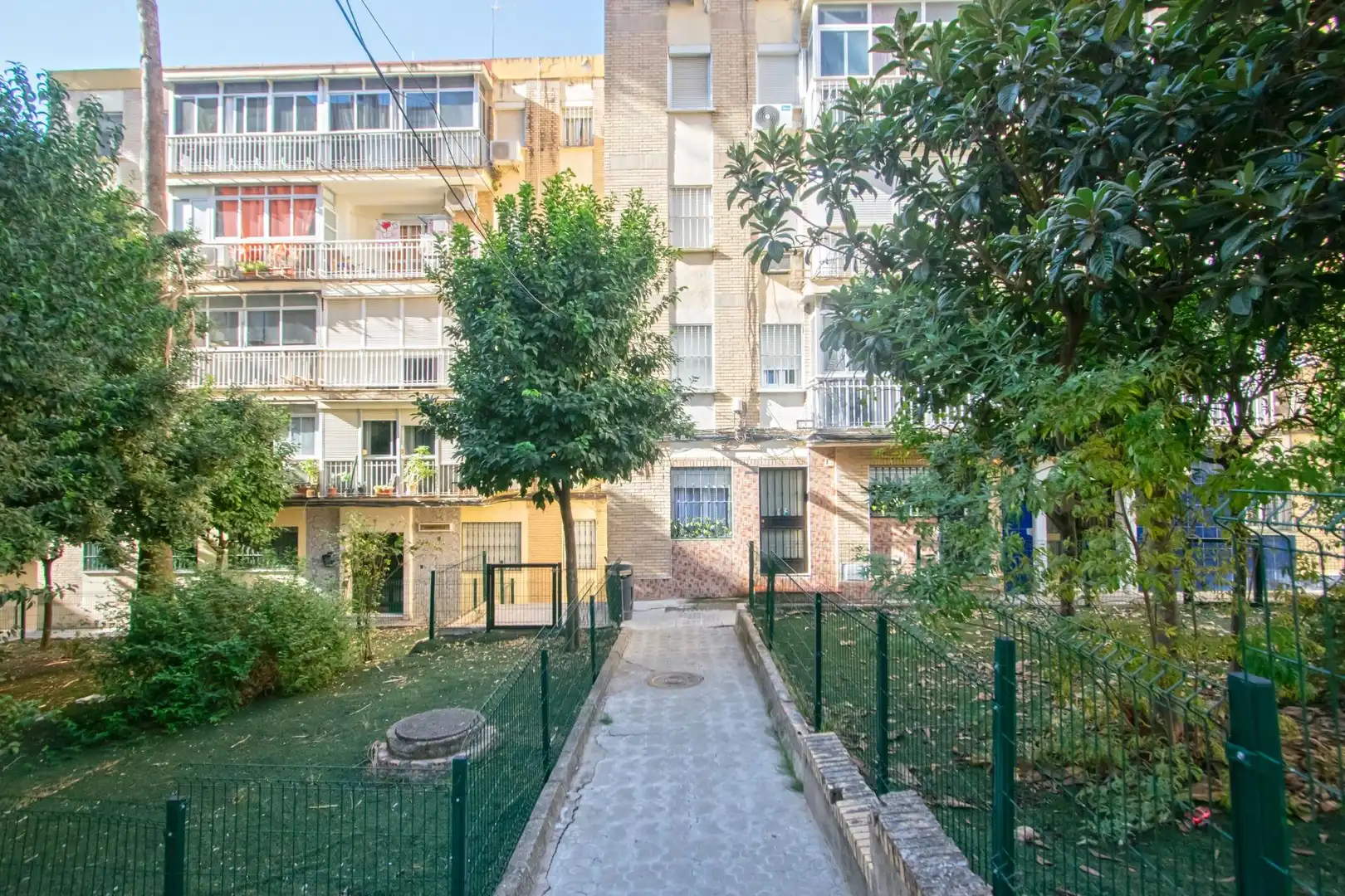 Vista exterior de Pis en venda en Camas amb Aire condicionat i Terrassa