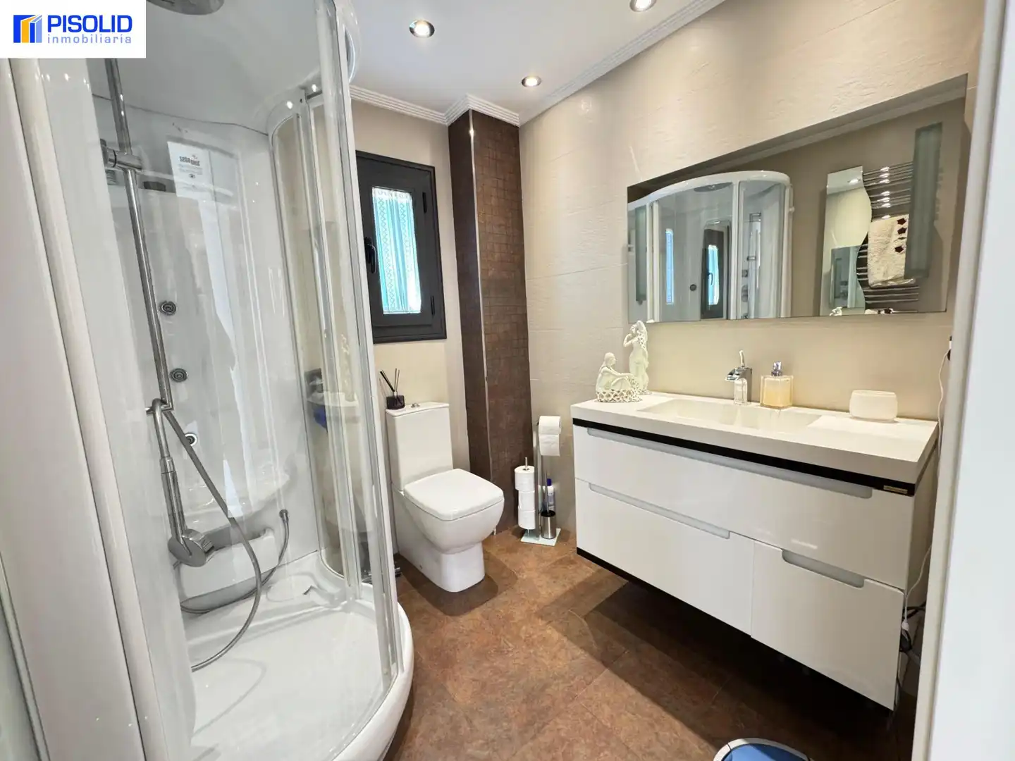 Baño de Ático en venta en Valladolid con Calefacción, Parquet y Terraza