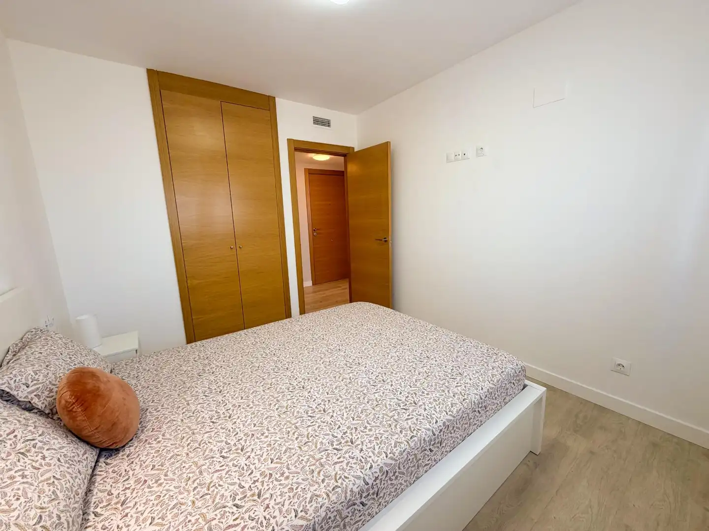 Habitación de Apartamento de alquiler en El Puig de Santa Maria con Aire acondicionado, Calefacción y Terraza