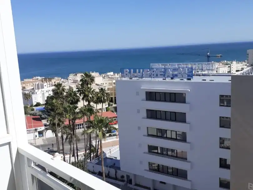 Vista exterior de Estudi en venda en Torremolinos amb Aire condicionat, Calefacció i Terrassa