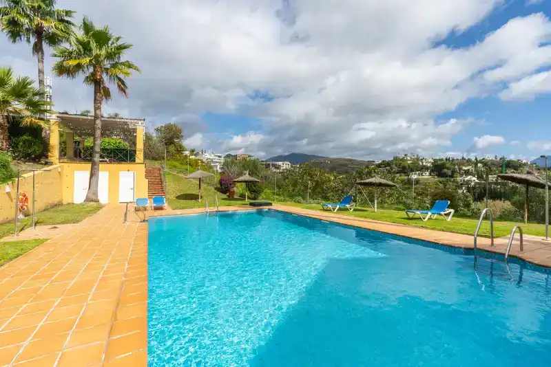 Piscina de Ático en venta en Estepona con Aire acondicionado y Piscina