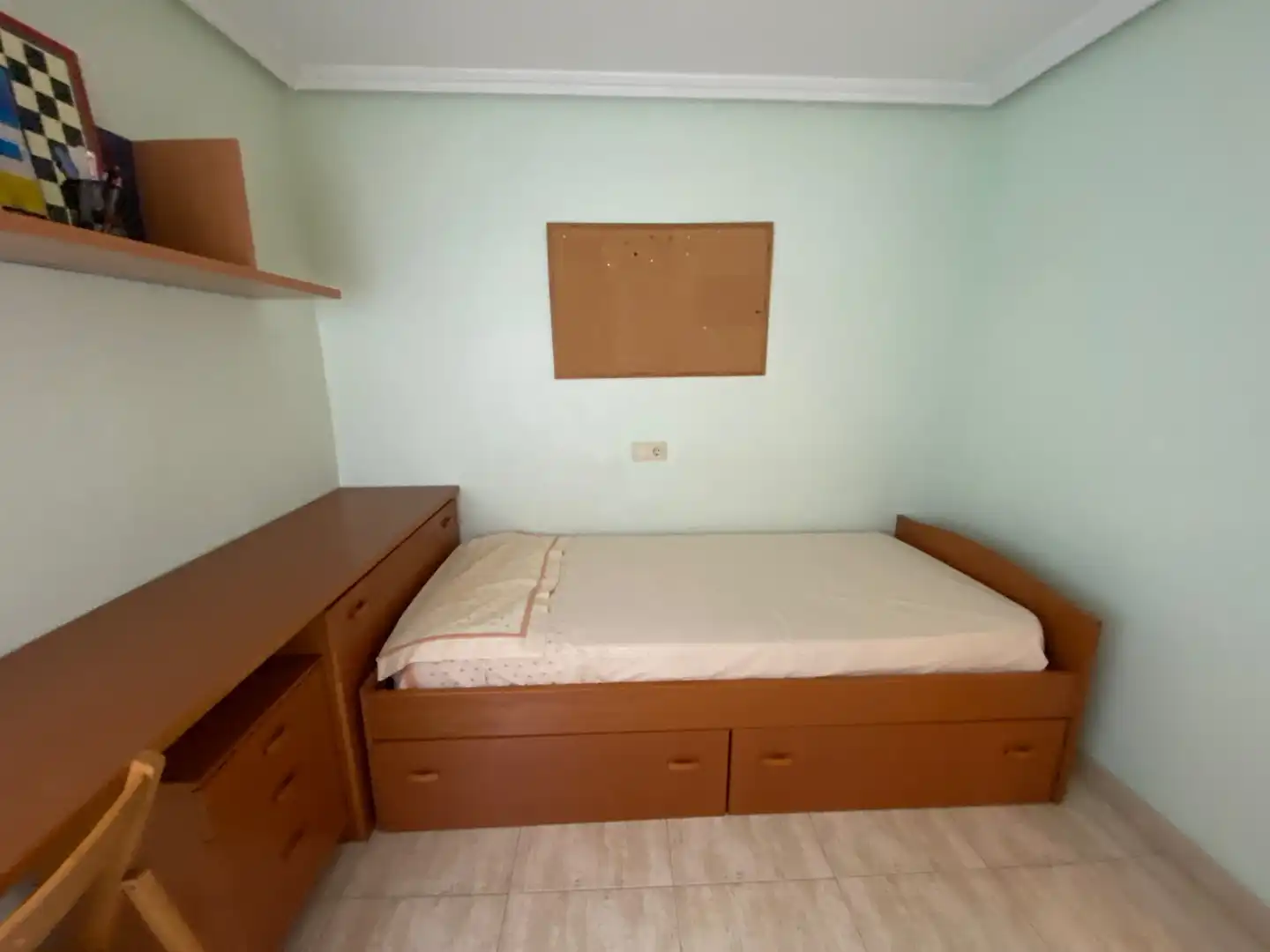 Habitación de Piso de alquiler en Elche / Elx con Aire acondicionado, Amueblado y Horno