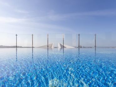 Àtic amb piscina en venda a Calle Torrente Ballester 6R
