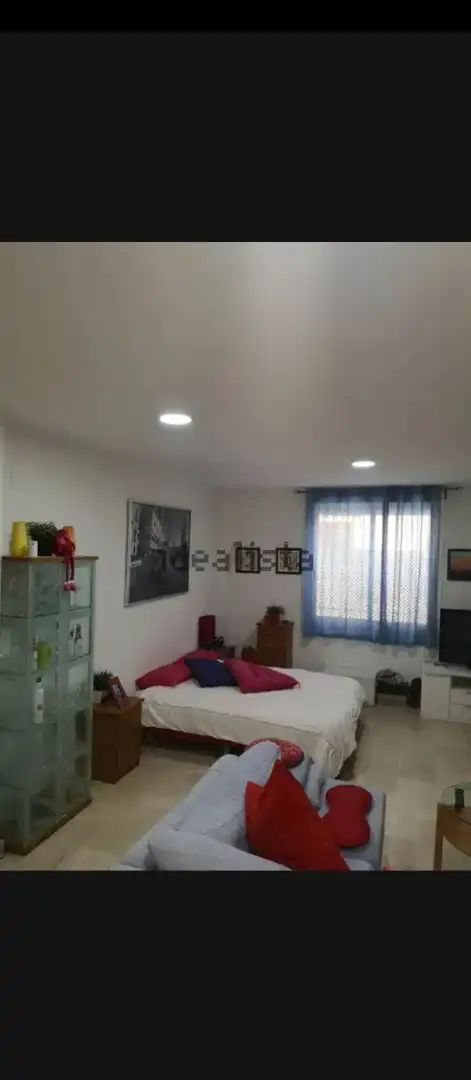 Schlafzimmer von Wohnung zur Miete in Sanlúcar la Mayor mit Klimaanlage, Abstellraum und Möbliert