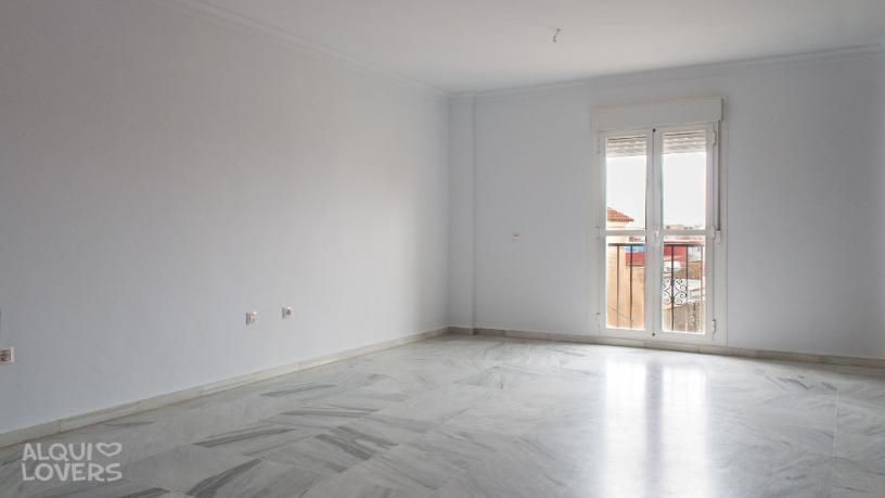 Habitación de Piso en venta en La Línea de la Concepción