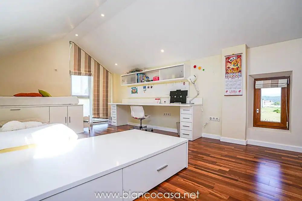 Bedroom of Houses for sale in Carballo  with Heating, Private garden and Storage room