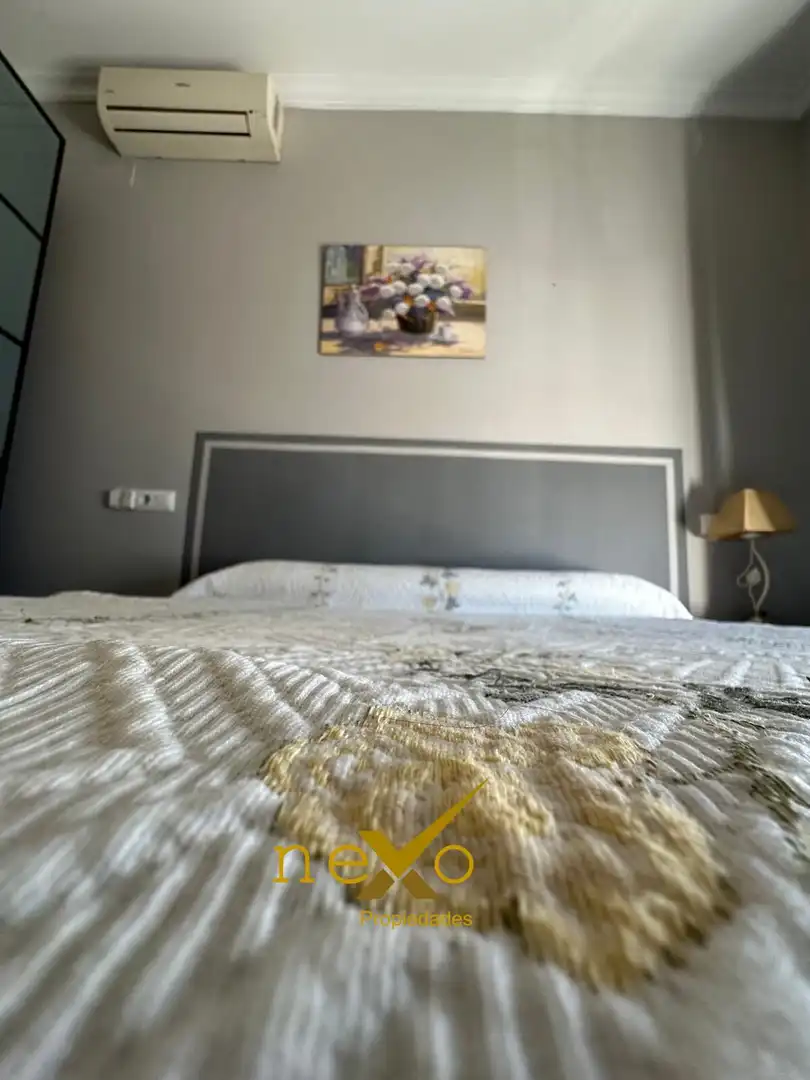 Habitación de Apartamento en venta en Carmona con Aire acondicionado y Amueblado