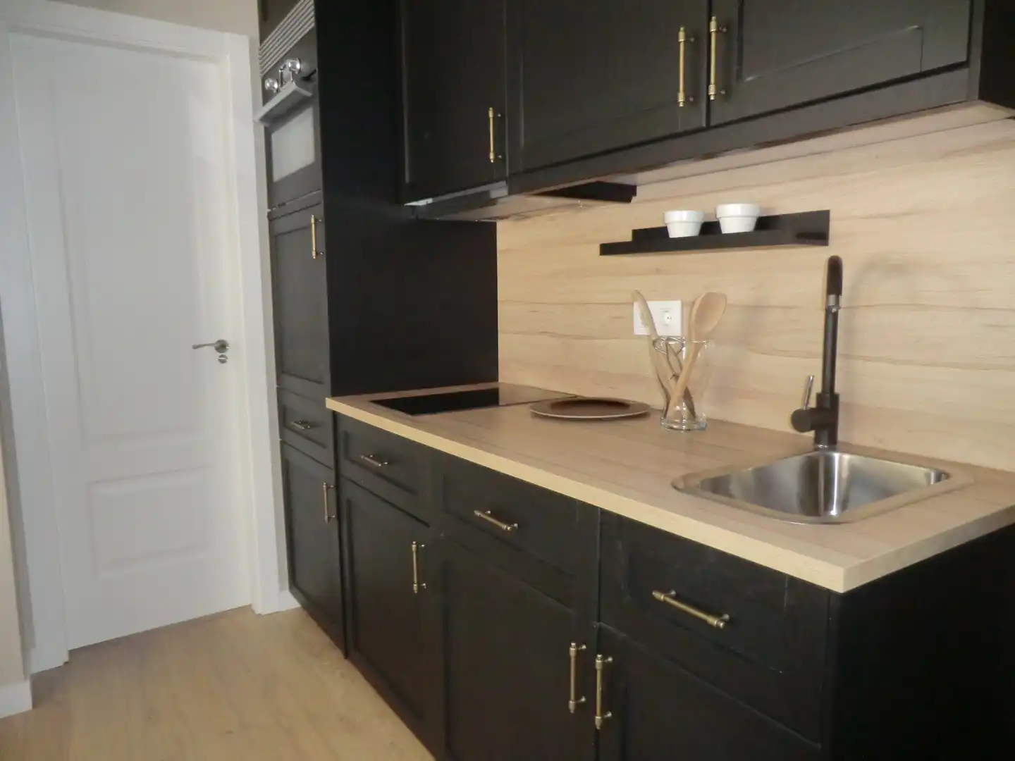 Cuina de Apartament de lloguer en Madrid amb Aire condicionat, Calefacció i Moblat