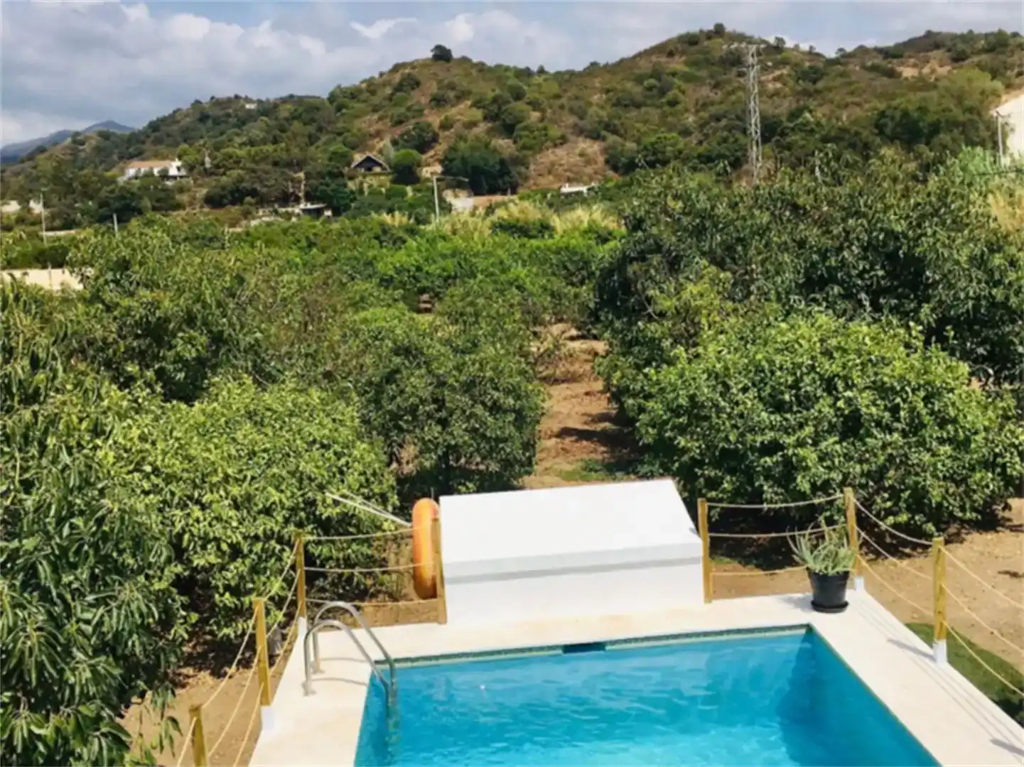 Piscina de Finca rústica en venda en Estepona amb Aire condicionat