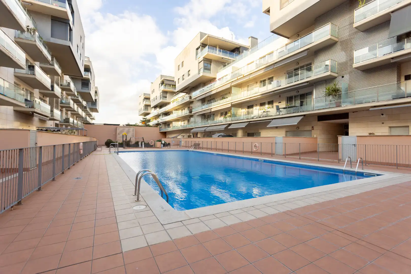 Swimming pool of Flat for rent in Badalona  with Air Conditioner, Heating and Terrace