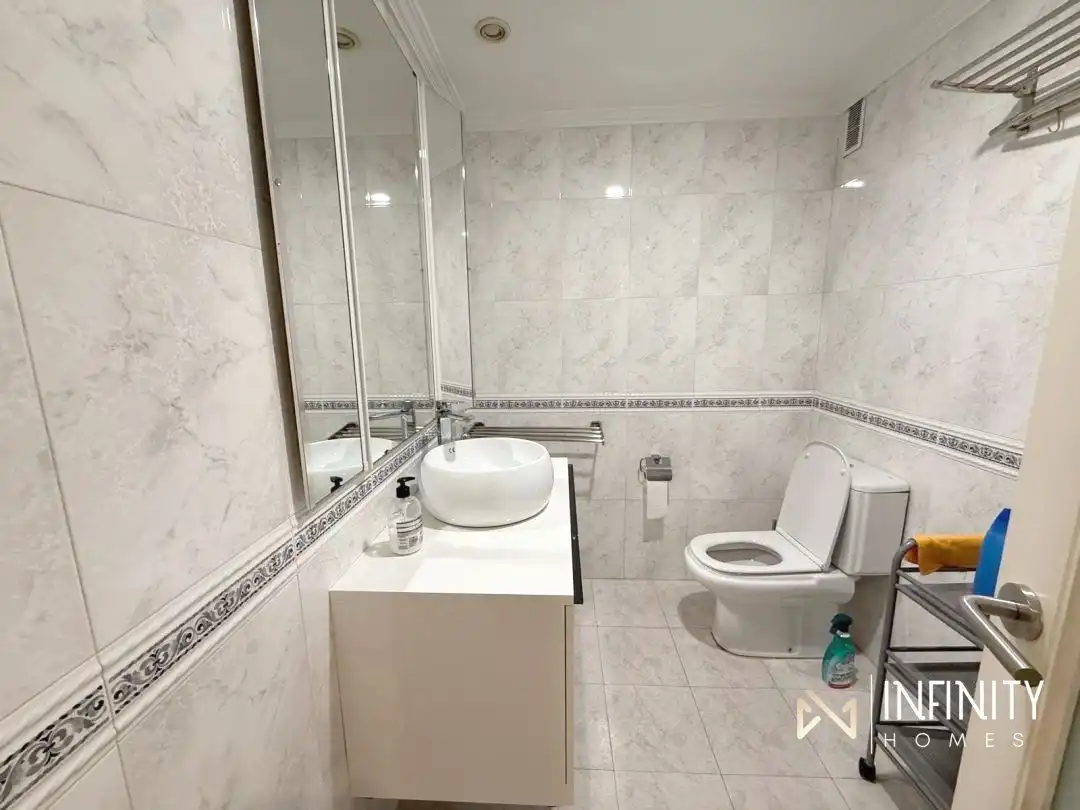 Baño de Piso en venta en Bilbao  con Calefacción, Terraza y Balcón