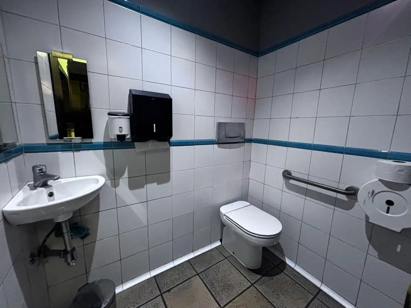 Badezimmer von Geschaftsraum zur Miete in Burgos