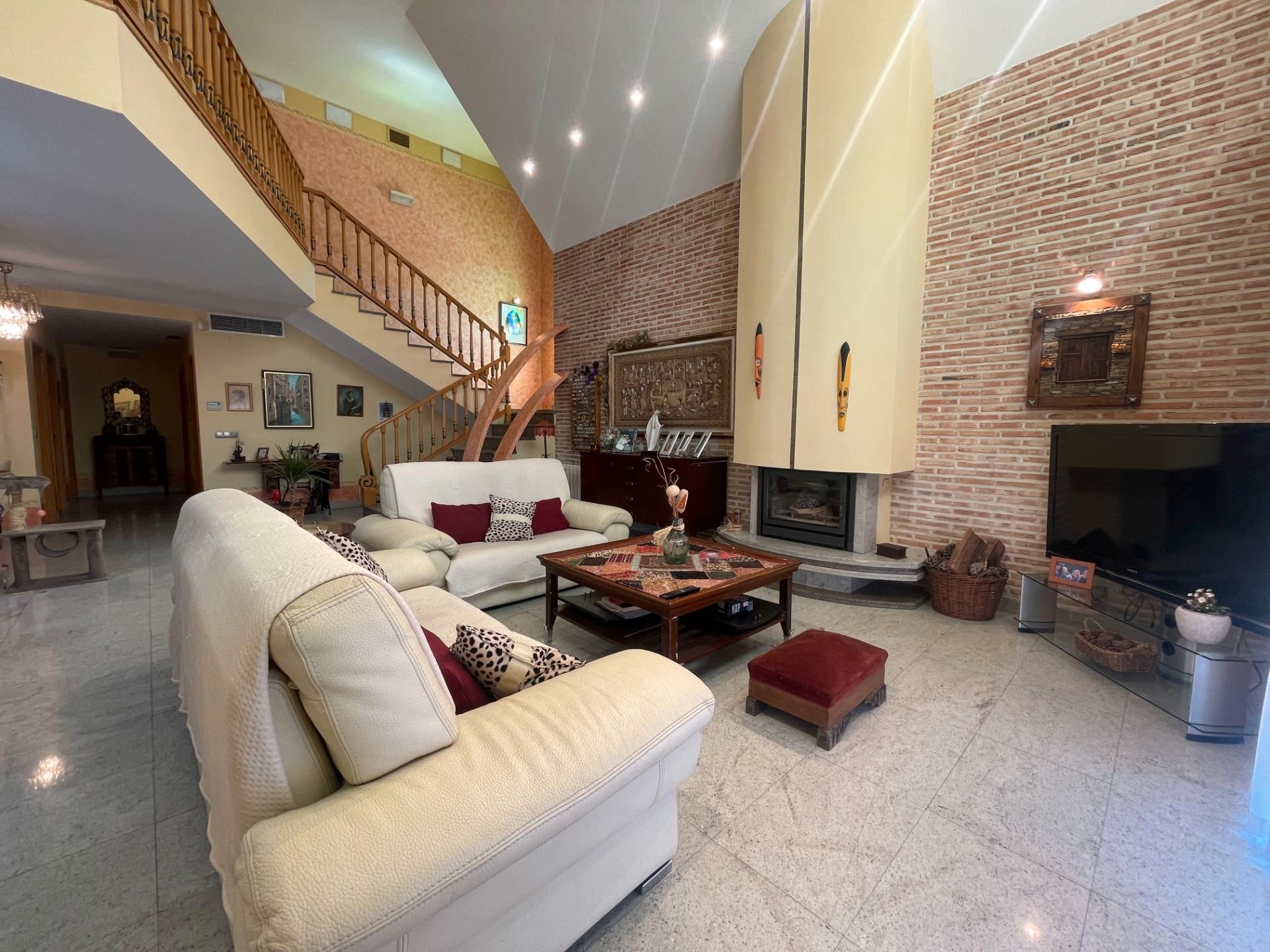Sala d'estar de Casa o xalet en venda en Arganda del Rey amb Aire condicionat, Calefacció i Jardí privat