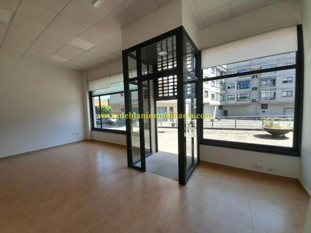 Local comercial en Alquiler en Calle Oia en Tui