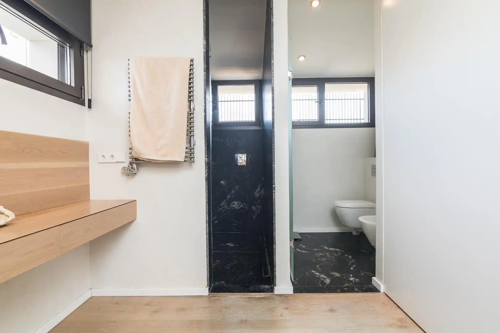 Badezimmer von Haus oder Chalet zum Verkauf in Elche / Elx mit Klimaanlage, Heizung und Privatgarten