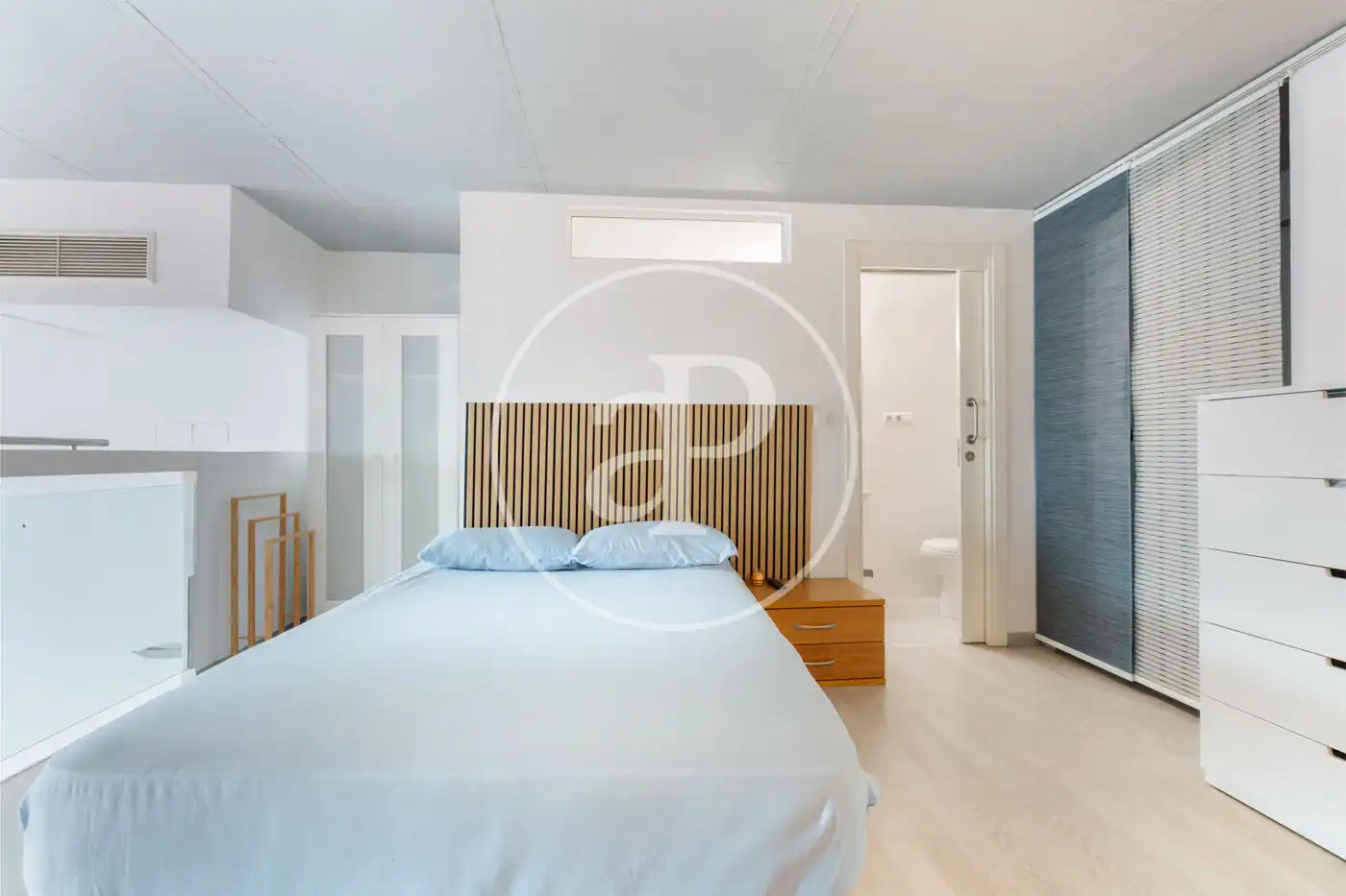 Bedroom of Flat for sale in Valencia  with Air Conditioner, Heating and Terrace
