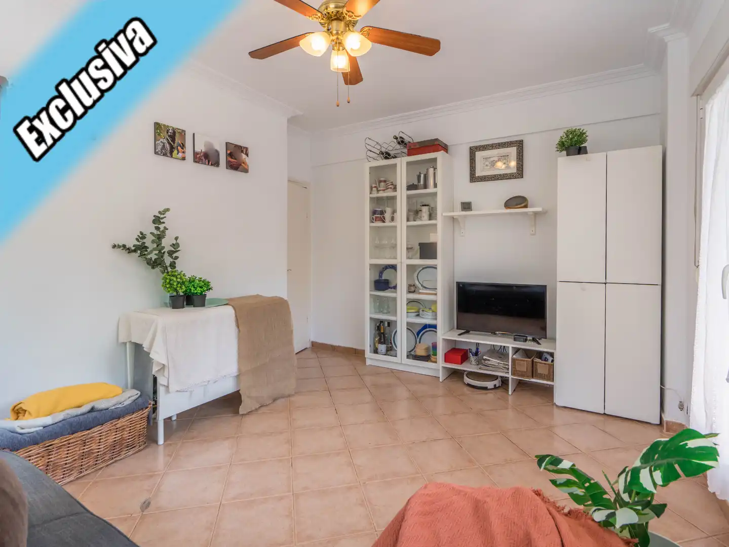 Sala d'estar de Pis en venda en Laredo amb Calefacció, Parquet i Terrassa