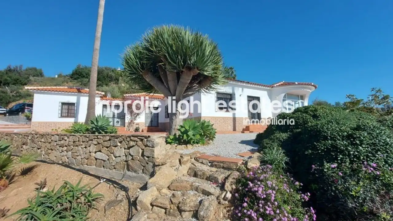House with pool for sale in Torrox Pueblo, imagen 2