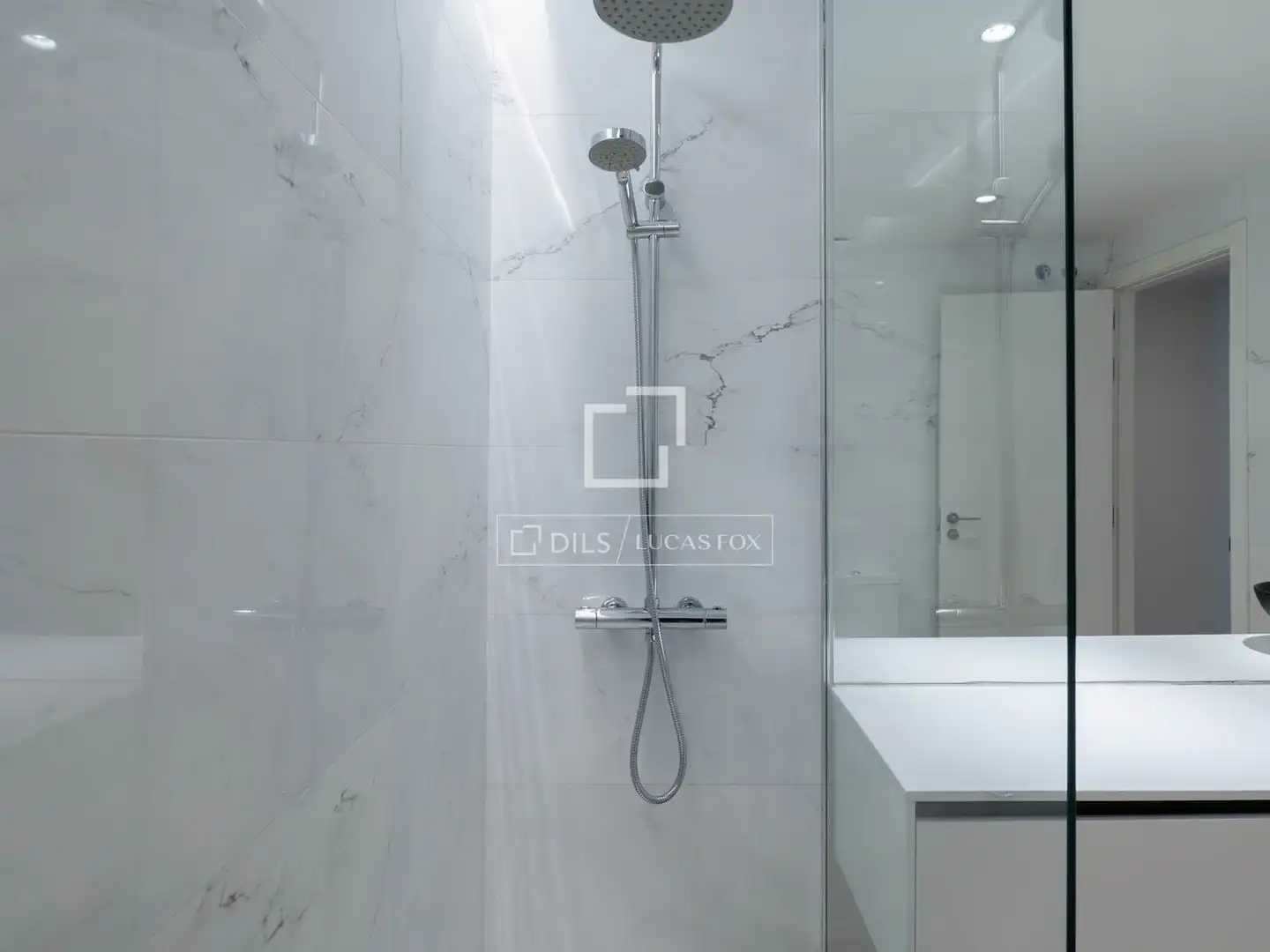 Baño de Ático en venta en Madrid con Aire acondicionado, Calefacción y Terraza