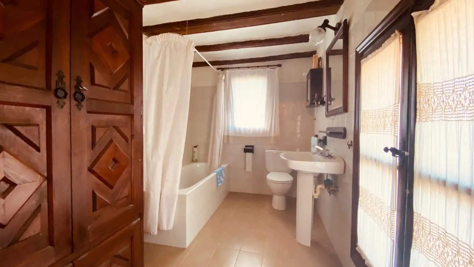 Bathroom of Houses for sale in Torrecilla de Alcañiz  with Private garden, Terrace and Storage room