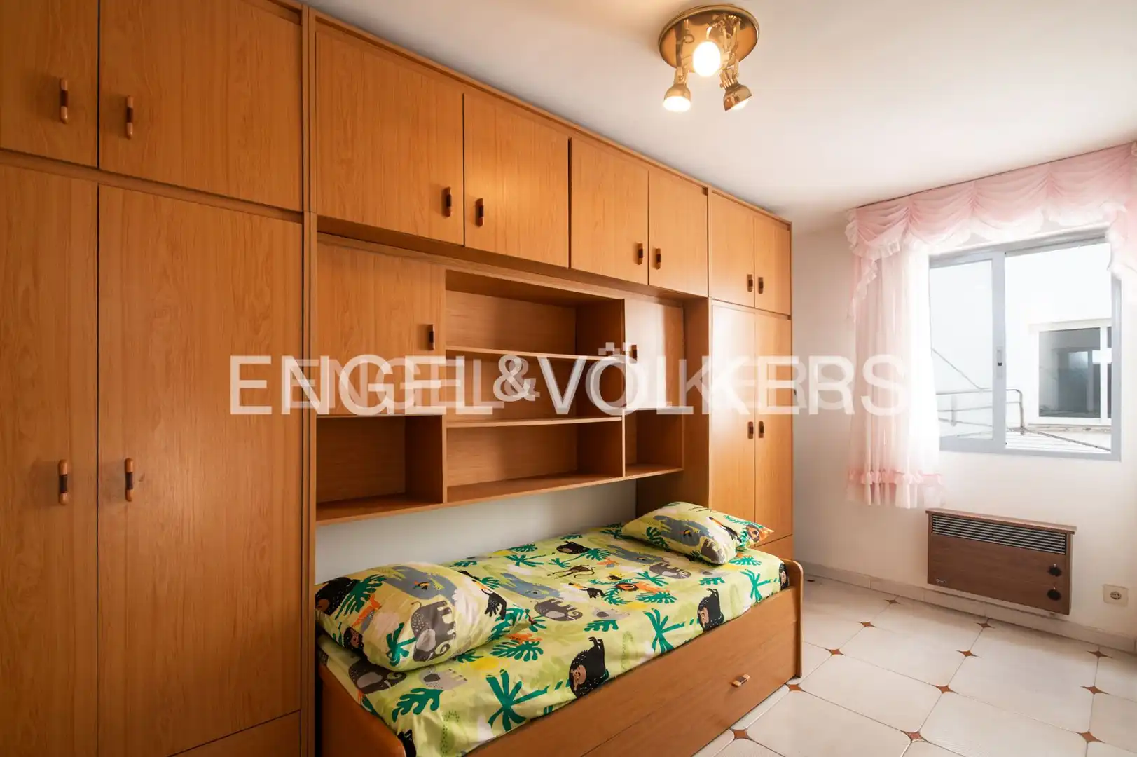 Habitación de Piso en venta en Ribadesella con Calefacción