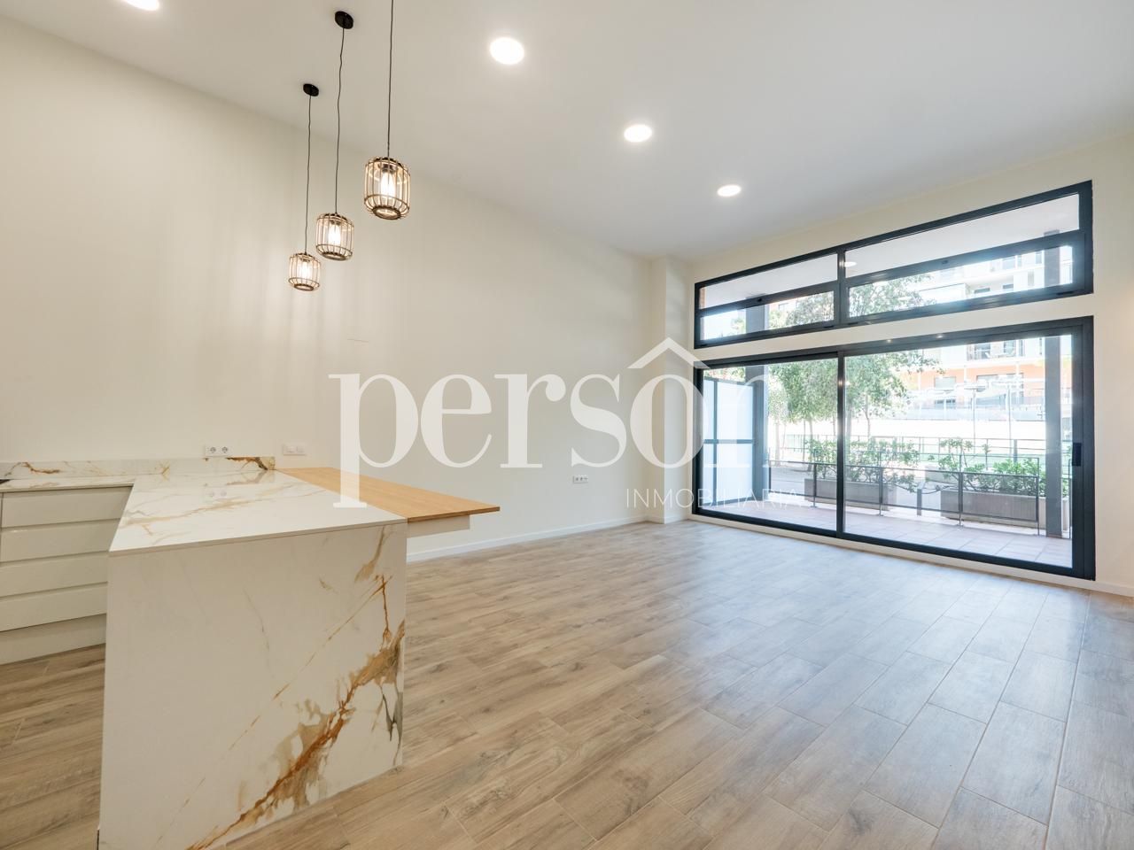 Living room of Planta baja for sale in Paterna  with Air Conditioner, Terrace and Community pool
