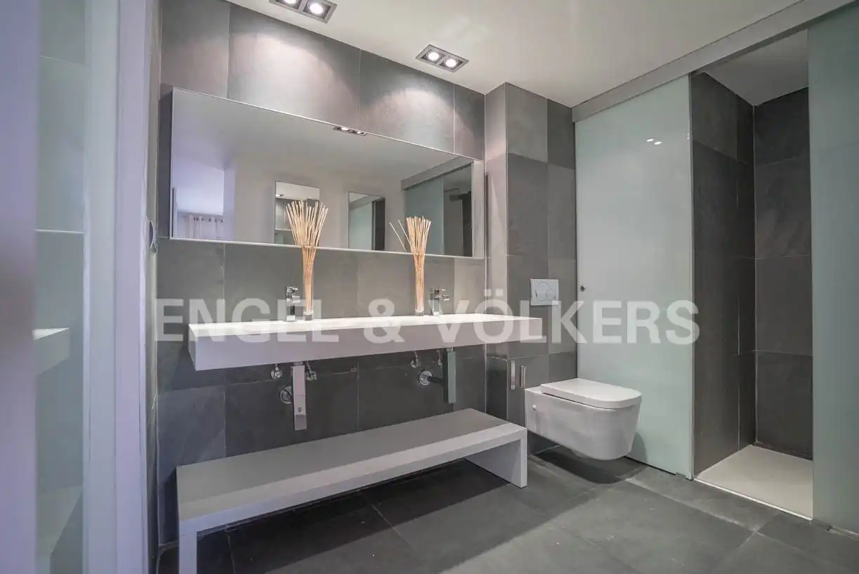Bathroom of Flat for rent in Alicante / Alacant  with Air Conditioner