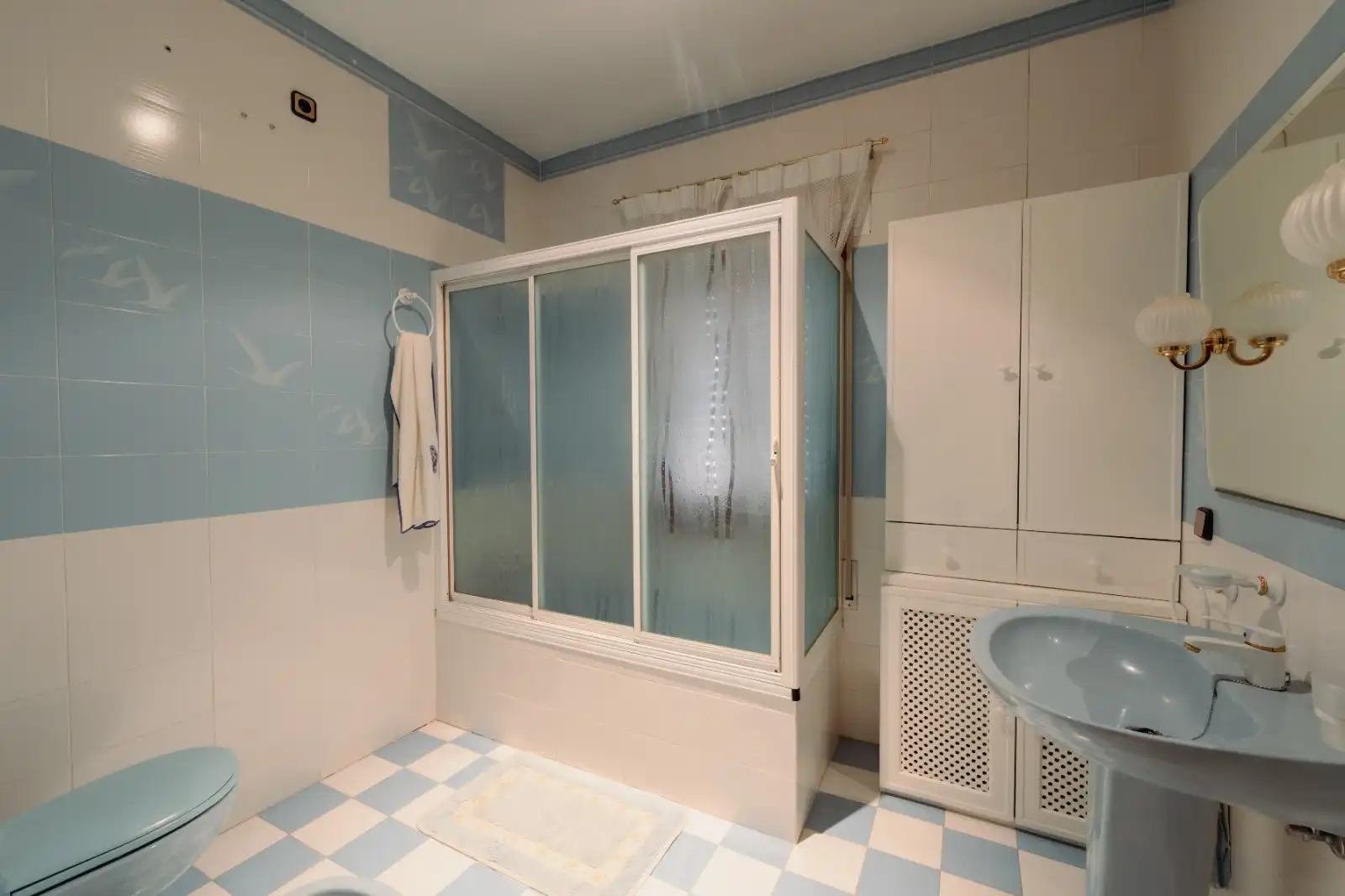 Bathroom of Houses for sale in Recas  with Air Conditioner, Heating and Private garden