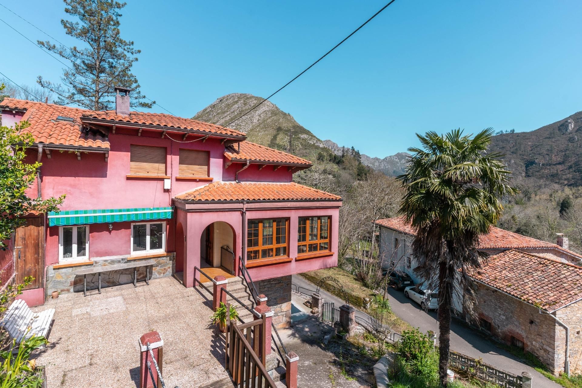 Exterior view of House or chalet for sale in Parres  with Heating, Private garden and Terrace