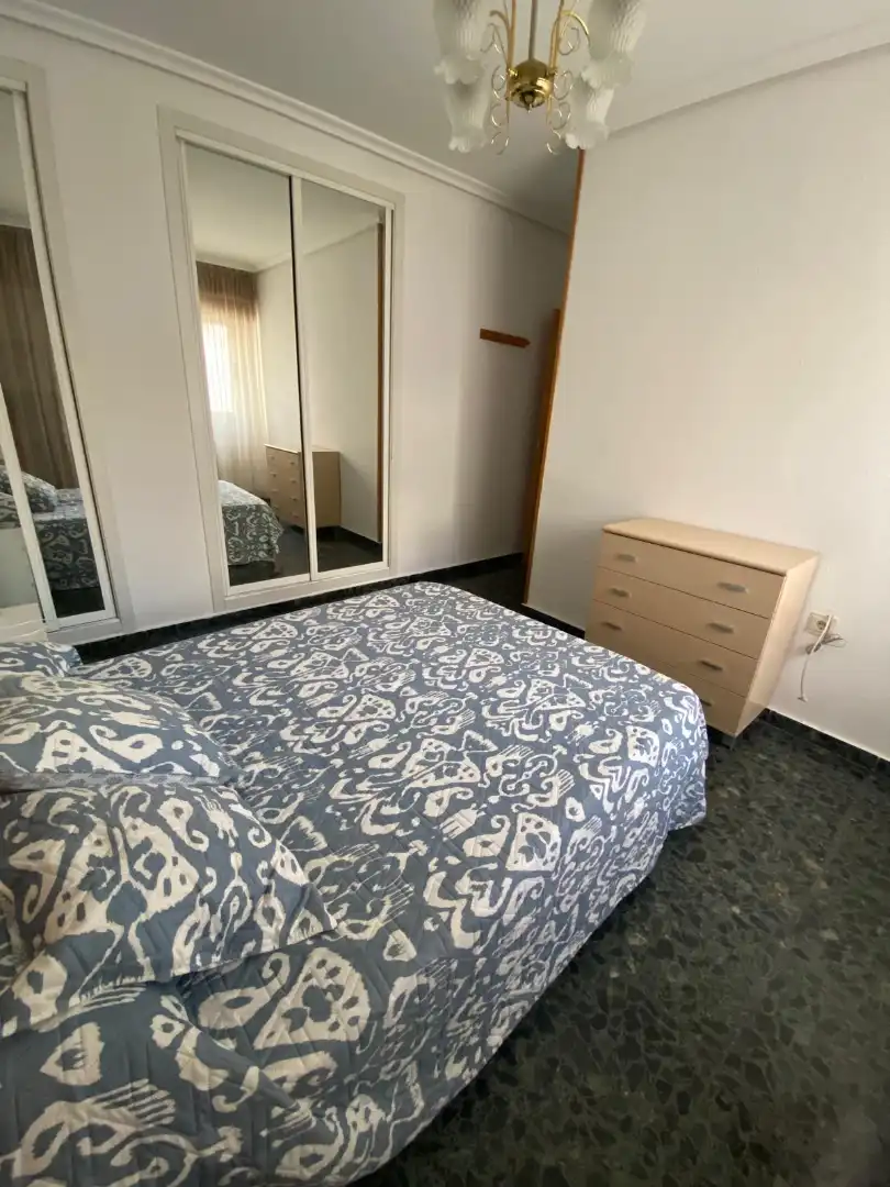 Schlafzimmer von Wohnungen zur Miete in Albacete mit Klimaanlage, Heizung und Möbliert